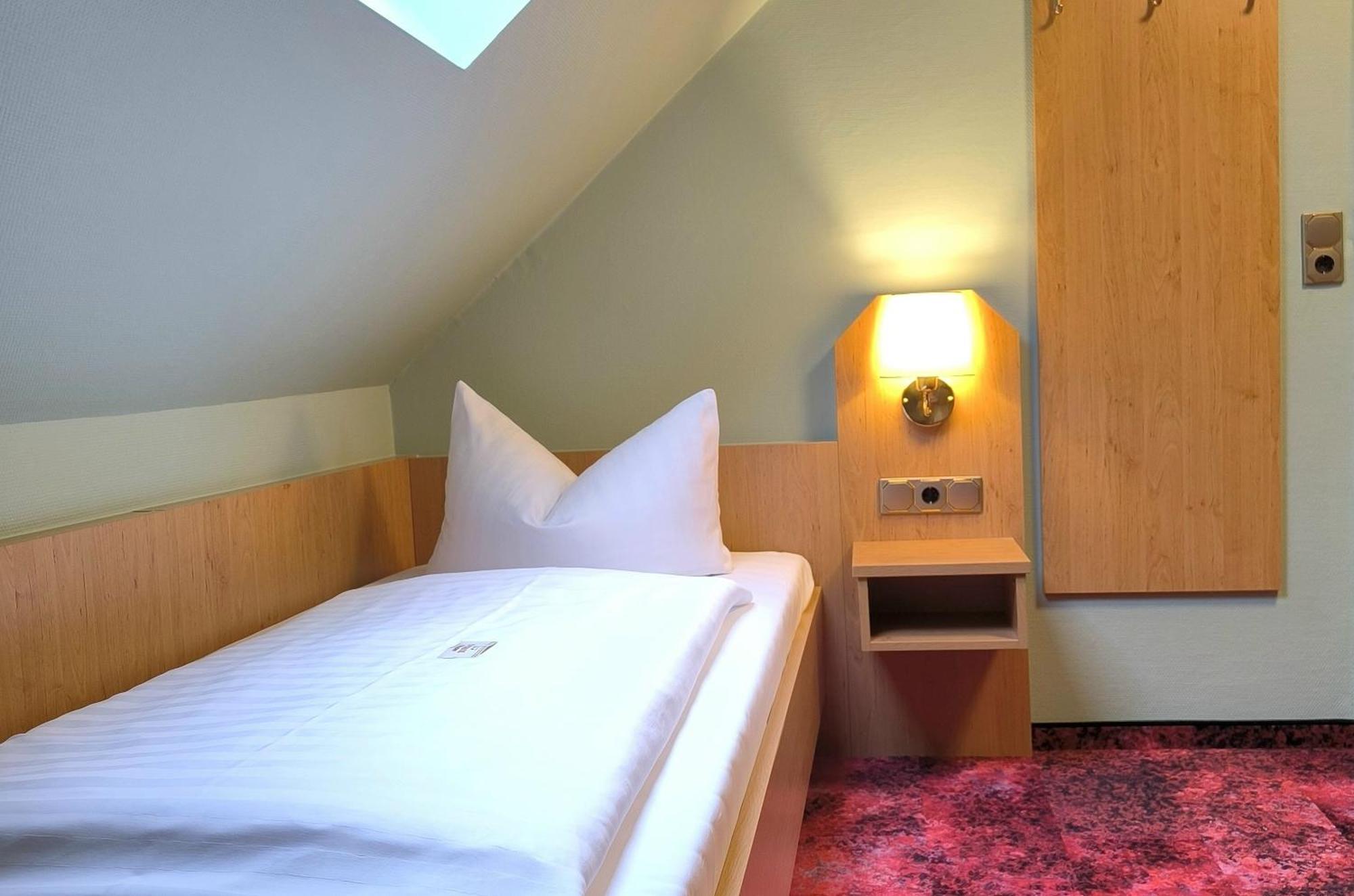 Hotel Burgas Stassfurt Exterior photo